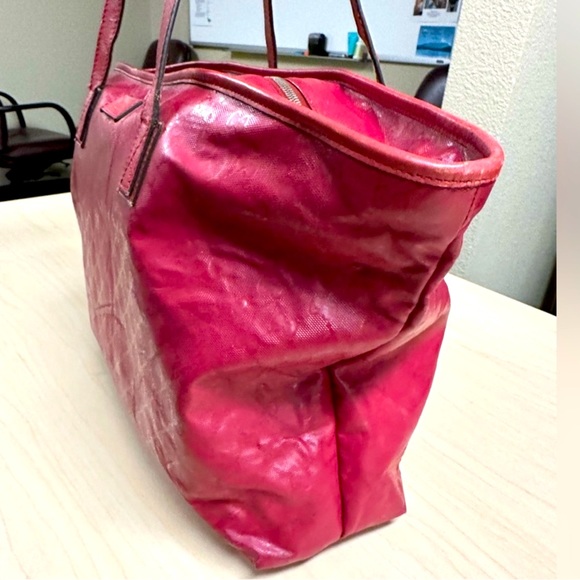 WOW - Poshmark - Authentic Gucci Leather GG Tote = OVER 20” L = It Is HUGE!! - Picture 7 of 16